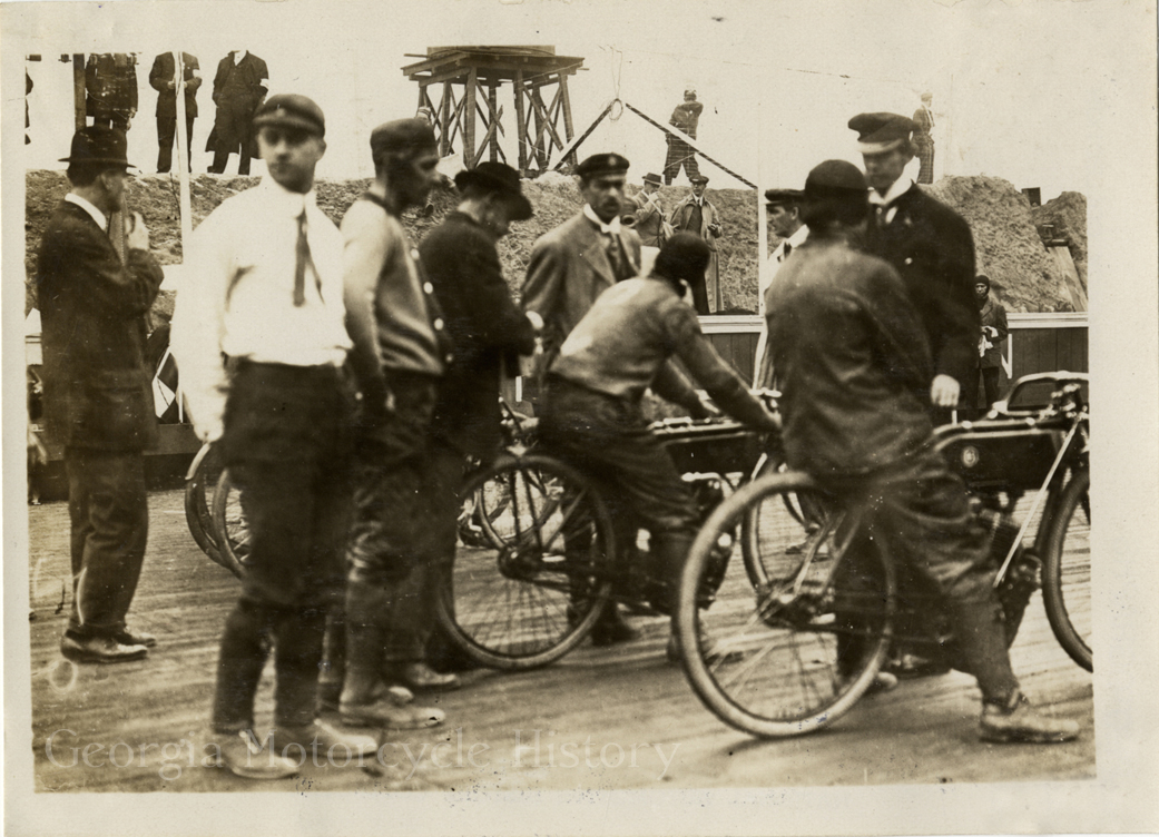 Atlanta Speedway opened in 1909